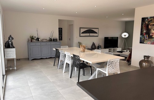 Rousson Casa | Air-conditioned villa with private pool