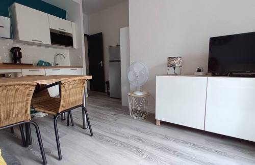 La Jetee Apartamento | Air-conditioned apartment 2 steps from the beach. Covered parking space