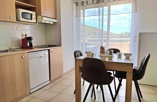 Santa-Maria-Poggio Apartamento | Apartamento climatizado para 4/6 personas cerca de la playa con dos dormitorios