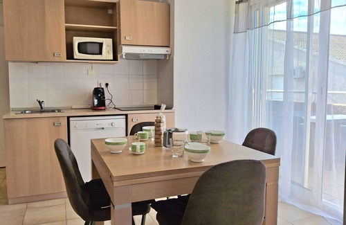 Santa-Maria-Poggio Apartamento | Apartamento climatizado para 4/6 personas cerca de la playa con dos dormitorios
