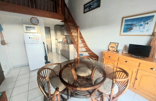Marseillan Plage Apartamento | Apartamento con Mezzanine Climatizado, Terraza y Piscina en Marseillan