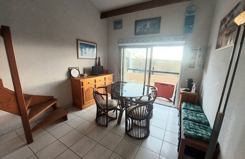 Marseillan Plage Apartamento | Apartamento con Mezzanine Climatizado, Terraza y Piscina en Marseillan