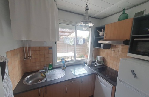 Gruissan Plage Apartamento | Air-conditioned apartment on the first floor of a chalet, 200m from the beach
