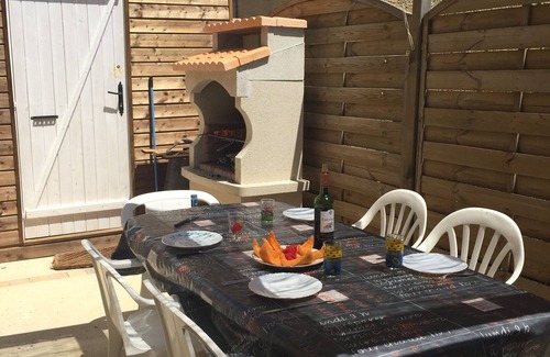 Gruissan Plage Apartamento | Air-conditioned apartment on the first floor of a chalet, 200m from the beach