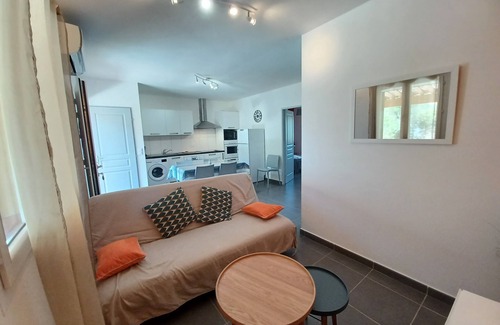 Galeria Apartamento | Air-conditioned apartment, heated pool, wifi, 2 bedrooms, 7 min beach, 1 min river