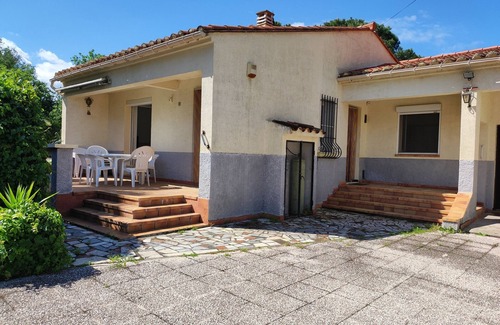 Palau-del-Vidre Villa | Villa climatizada con gran jardín, se admiten mascotas