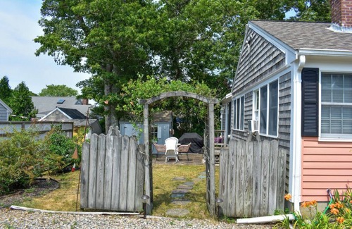 West Dennis Casa | Air conditioned house by South Village beach!