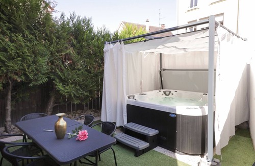 Colmar Casa | casa centro de la ciudad de colmar con jacuzzi y jardín privado