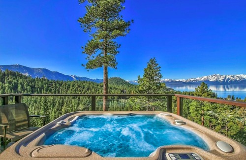 Zephyr Cove Casa | Alquiler de lujo moderno con aire acondicionado y aire acondicionado y vistas al lago Tahoe + Jacuzzi (P
