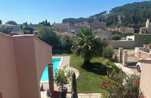 Barbentane Casa | Air-conditioned room in spacious villa with swimming pool