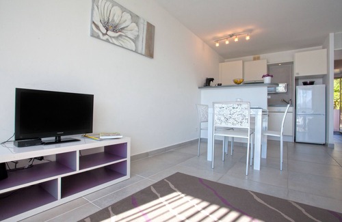 Patrimonio Apartamento | Estudio con aire acondicionado, vista panorámica de St-Florent y su golfo, acceso a la playa.
