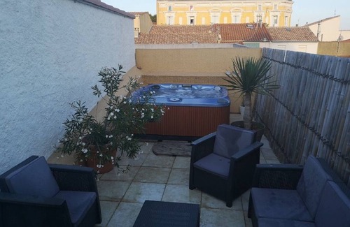 Maraussan Casa | Air-conditioned townhouse, Spa and large terrace 5 minutes from the town center.