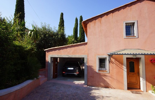 Espero-Pax Villa | VILLA CON AIRE ACONDICIONADO CON PISCINA Y JARDÍN DE 4 DORMITORIOS - VISTA AL MAR