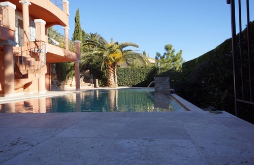Espero-Pax Villa | VILLA CON AIRE ACONDICIONADO CON PISCINA Y JARDÍN DE 4 DORMITORIOS - VISTA AL MAR