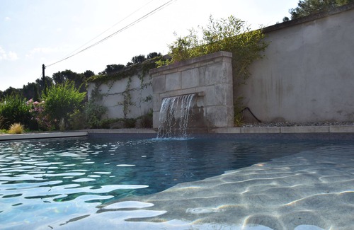 Barbentane Casa | Air-conditioned villa on edge of forest, 15 minutes from Avignon, heated pool.