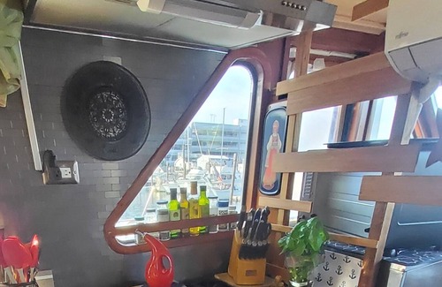 Belhaven Alquiler De Eote | AirBnB Yacht retreat