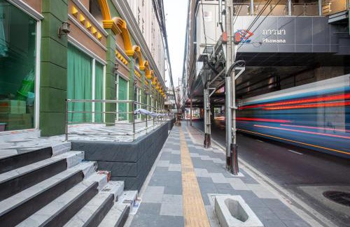 Huai Khwang Hotel | Airbus Hotel At Phawana Station