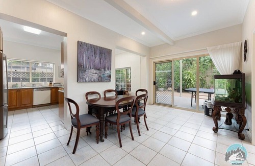 Blakehurst Casa | Aircabin - Blakehurst - Spacious - 5 Beds House