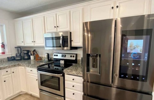 South Salt Lake Cabaña | Airdream Cottage/Gated Garage - Hot Tub Laundry