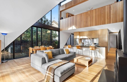 Surf Coast Casa | Aireys Cliff-Top Gem - Your Ultimate Coastal Escape