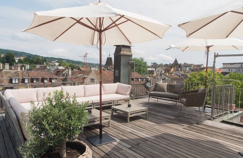 Niederdorf Apartamento | Airhome Limmatquai River View Apartment