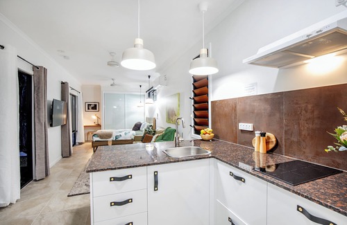 Woodwark Cabina | Airlie Beach Eco Cabins - Adults only