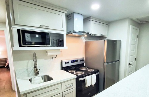 Brownsville Apartamento | Airport Bunker #1 - Wonderfully Cozy 2BD/1BA