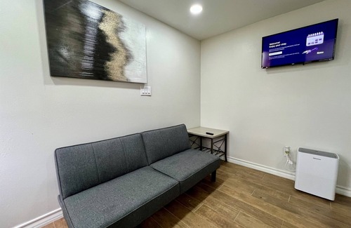 Brownsville Apartamento | Airport Bunker #3 - Convenient and Cozy 1BD/1BA