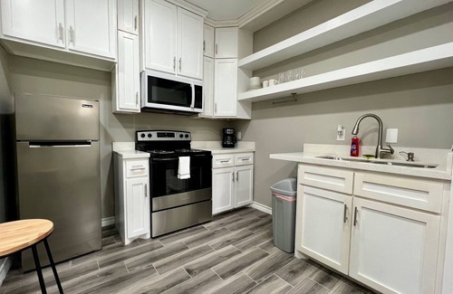 Brownsville Apartamento | Airport Bunker #5 - Wonderfully Cozy 1BD/1BA