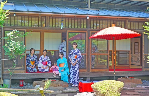Aoba Casa | Hay un servicio de transporte al aeropuerto, jardín japonés y una antigua casa privada de alquiler en Taman