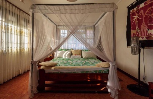 Entebbe Casa | Airport Guesthouse