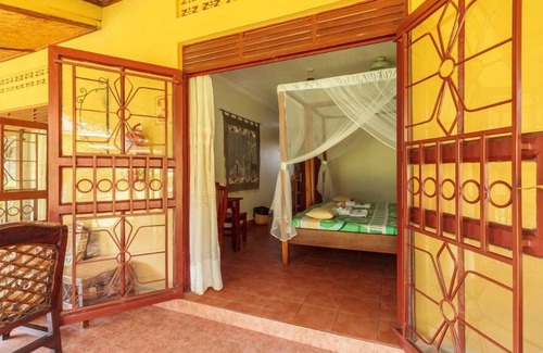 Entebbe Casa | Airport Guesthouse