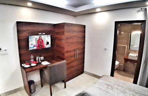 South West Casa | Airport Hotel Delhi Aerocity, Near Yashobhoomi