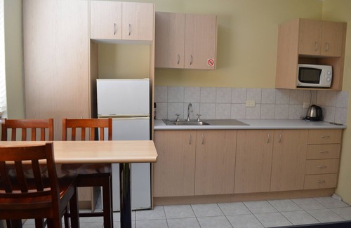 Hamilton Hotel | Airport Motel