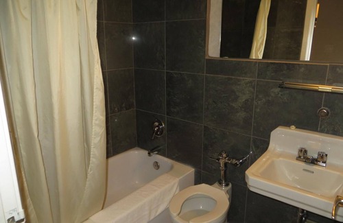 Winnipeg Hotel | Airport Motor Inn