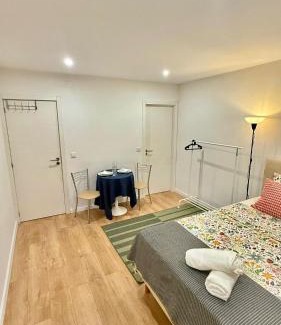 Casal da Ladeira Casa | airport room