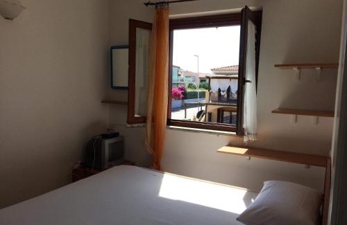 Olbia Apartamento | Airport-shuttle till Night-BIG POOL-air cond-wi fi- sheets&linen etc
