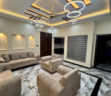 Fatehjang Casa | Airport View Guesthouse