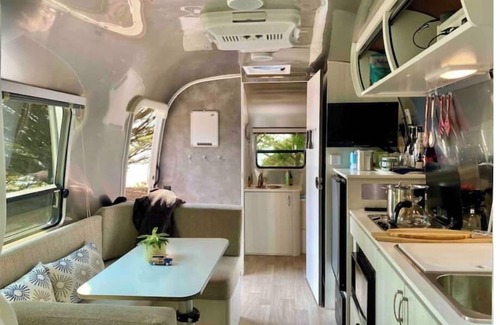 Half Moon Bay Casa | Airstream Coastal Hideaway Sunset