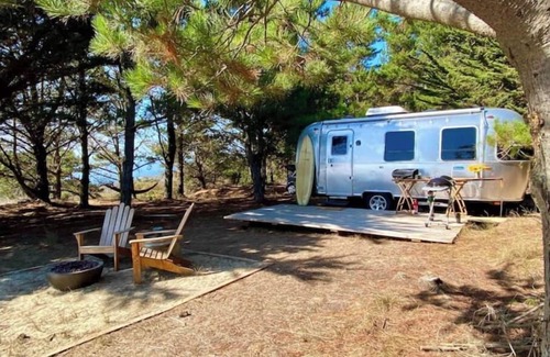 Half Moon Bay Casa | Airstream Coastal Hideaway Sunset