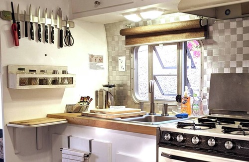 Spring Valley Casa | Airstream Retreat - Sauna + Hot Soaking Tub +Views