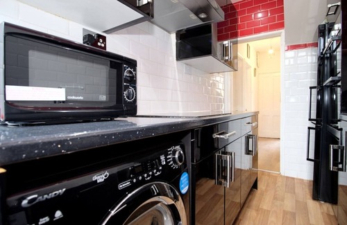 River Casa | Airy 3 bedroom house with free parking n Garden