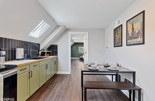 Avondale Apartamento | Airy Avondale Getaway with King Bed