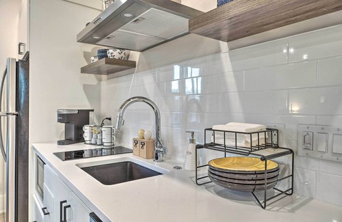 Downtown Apartamento | Airy Bentonville Studio < 1 Mile to City Square!