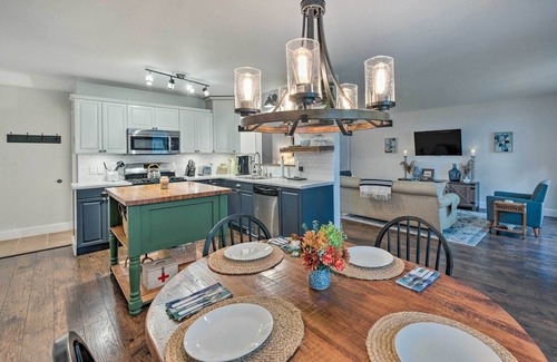 Lake Mills Cabaña | Airy Cottage Close to Rock Lake w/ Fire Pit!