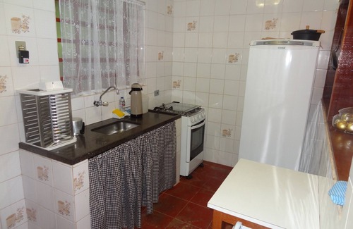 Ibiuna Cabaña | Casa de campo espaciosa, acogedora y adosada con piscina, campo y voleibol