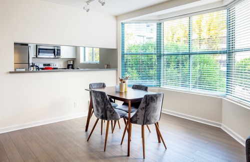 South Beach Apartamento | Airy South Beach 1BR w/ Pool, Gym, Shops + Dining Onsite, by Blueground