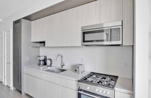 South Loop Apartamento | Airy South Loop Studio w/ Pool, Gym & Spa, nr Grant Park, by Blueground