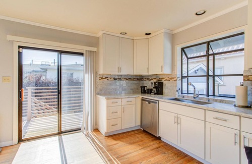 Downtown Casa | Airy South SF 3BR w/ Balcony & Backyard, nr Food & Coffee, by Blueground