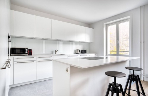 Vorstadte Apartamento | Airy Vorstädte 3.5 Room w/ W/D & Storage, 2 min to Market, by Blueground